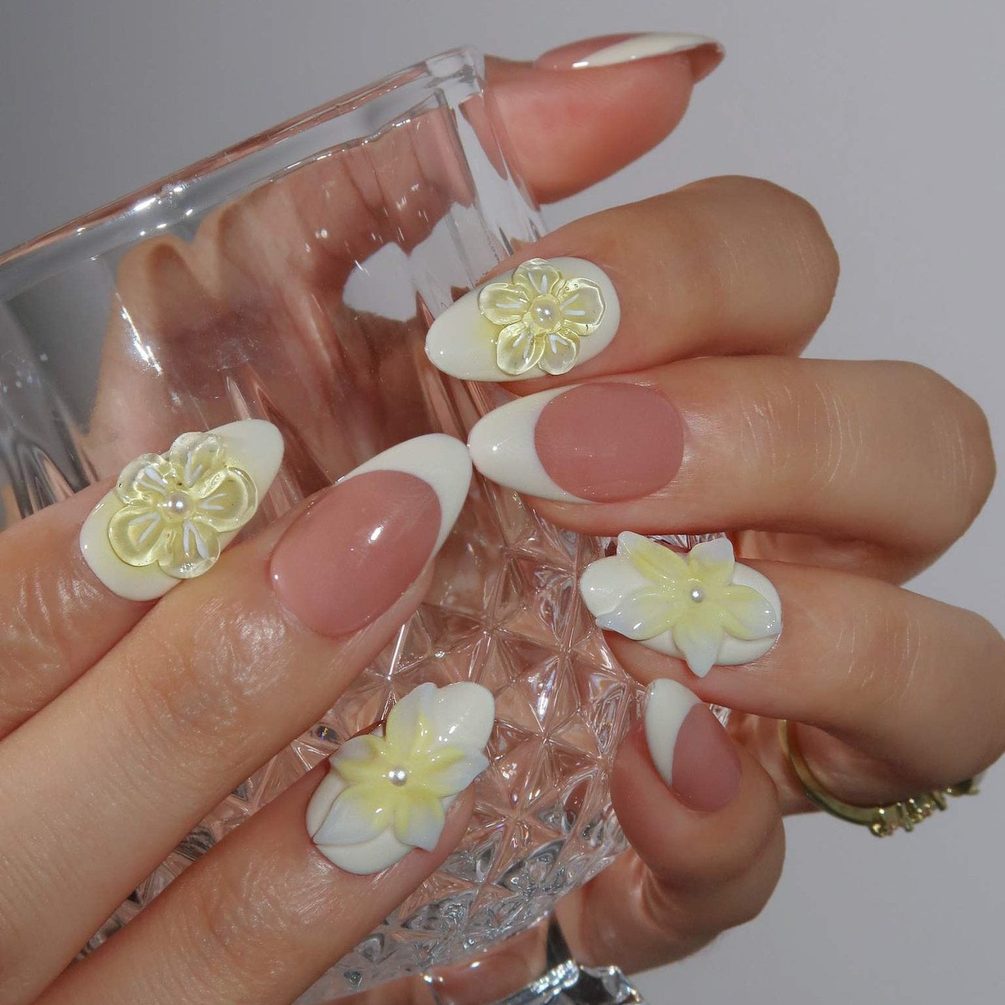 Daisy (Press-On Nails hechas a Mano)