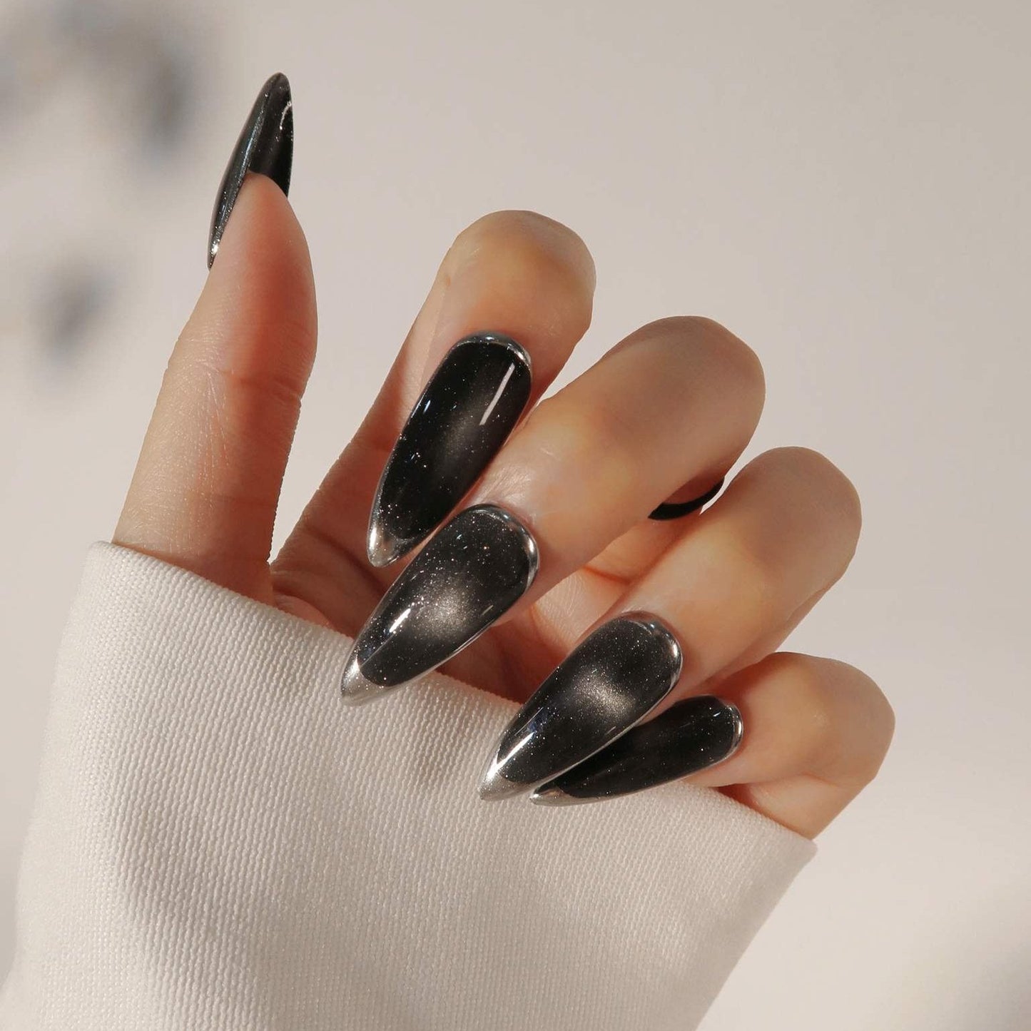 Black Noir (Press-On Nails hechas a Mano) (copia)