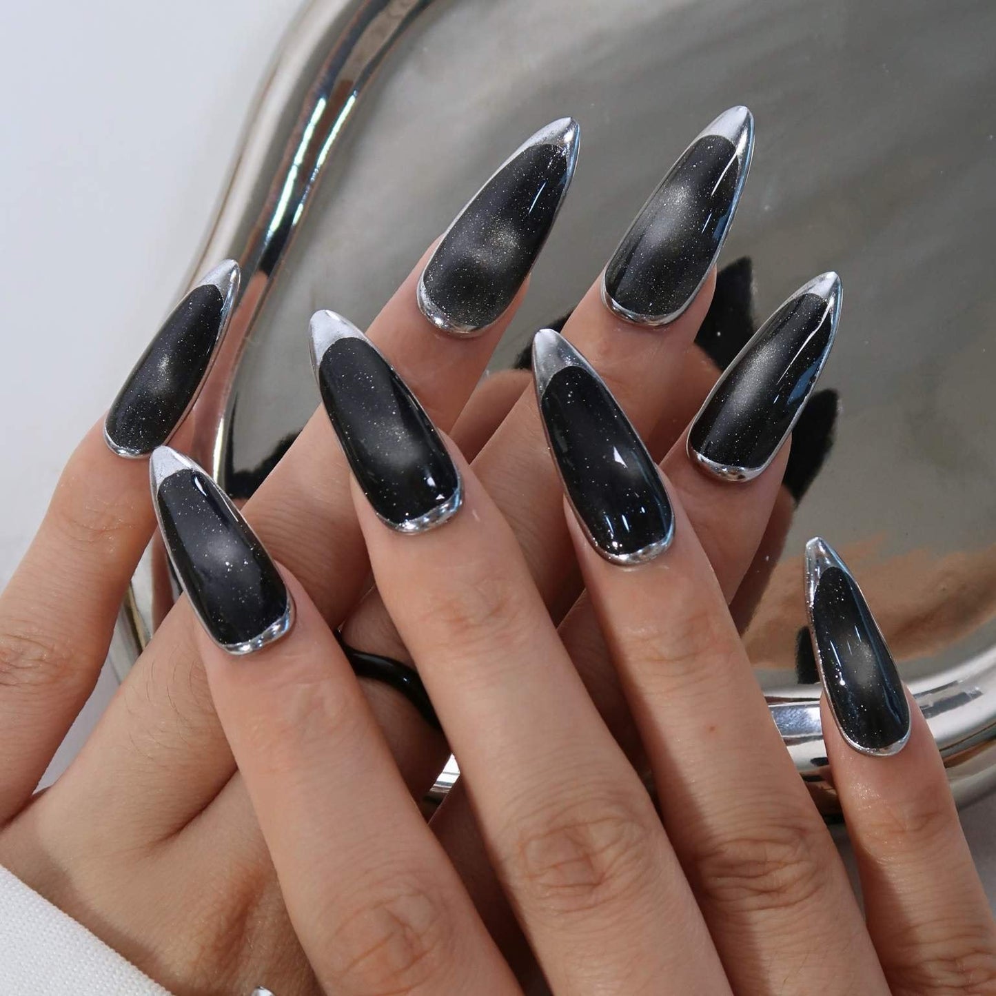 Black Noir (Press-On Nails hechas a Mano) (copia)